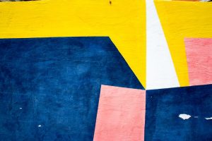 Abstracte-wanddecoratie-als-kunst-unsplash_KZNTEn2r6tw